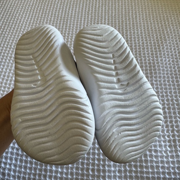 Baby Nikes! - Picture 3 of 5